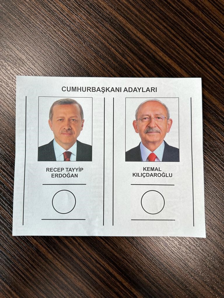 CUMHURBAŞKANLIĞI SEÇİMİNDE İKİNCİ TURA KALAN ADAYLARIN YER ALDIĞI OY PUSULASI