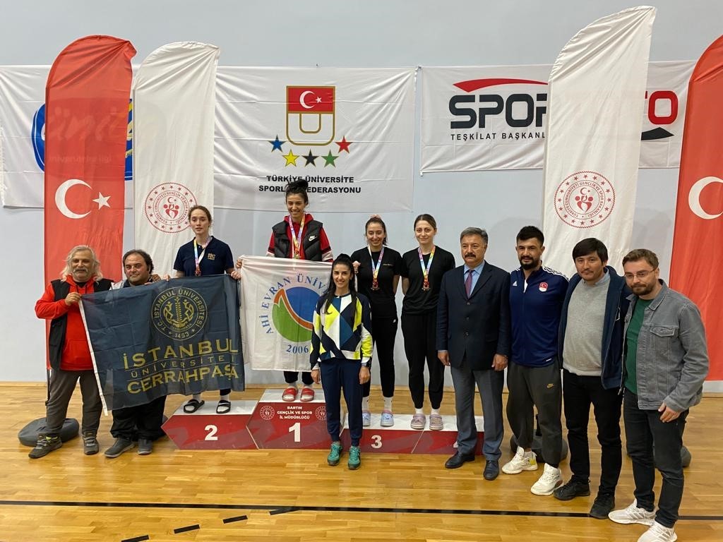 İYİ, KADINLAR 73 KG SIKLETİNDE TÜRKİYE 3.'SÜ OLDU