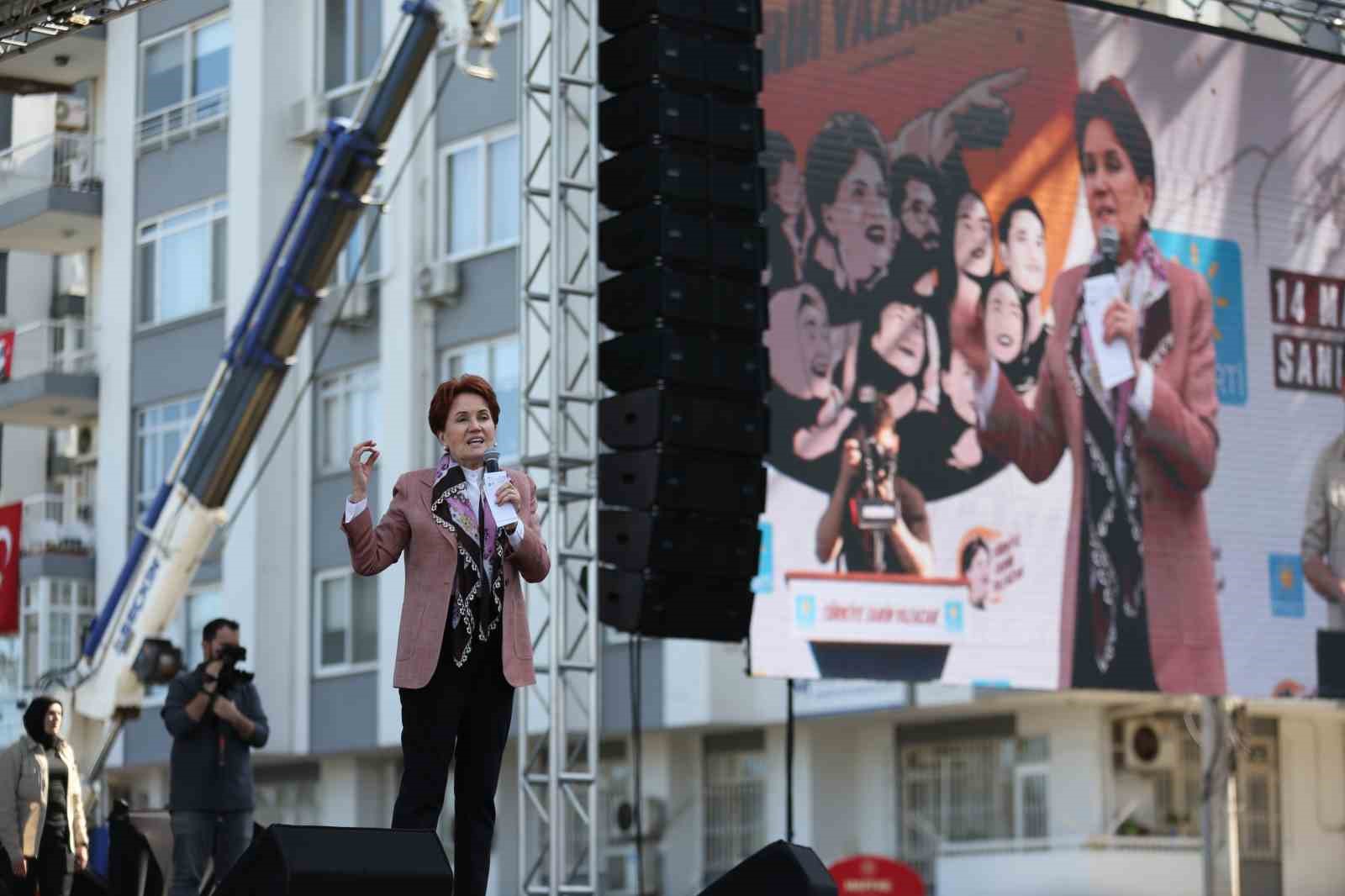 İYİ PARTİ GENEL BAŞKANI MERAL AKŞENER, PARTİSİNİN MERSİN MİTİNGİNDE PARTİLİLER