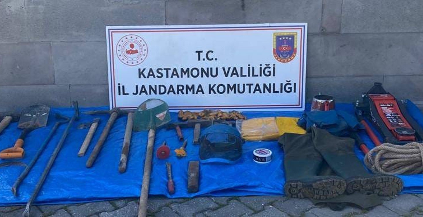 KASTAMONU’NUN CİDE İLÇESİNDE JANDARMA EKİPLERİ TARAFINDAN DÜZENLENEN OPERASYONDA, DEFİNE BULMAK