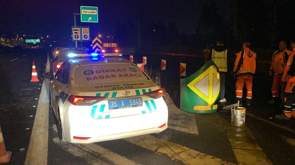 İZMİR'İN KARŞIYAKA İLÇESİNDE ÇAĞDAŞ TOPKAYAN'IN KULLANDIĞI OTOMOBİL KONTROLDEN ÇIKARAK BARİYERLERE