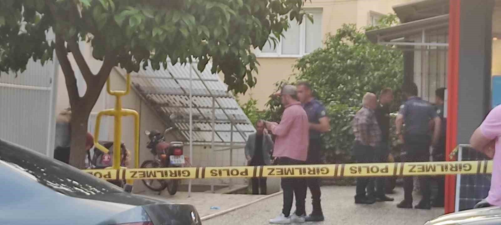 İZMİR'İN SELÇUK İLÇESİNDE, 15 YAŞINDAKİ TORUNU VE TORUNUNUN ARKADAŞI TARAFINDAN