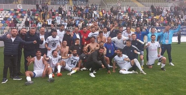 İZMİR SÜPER AMATÖR LİG 3. GRUP'TA YER ALAN İZMİRSPOR, PLAY-OUT