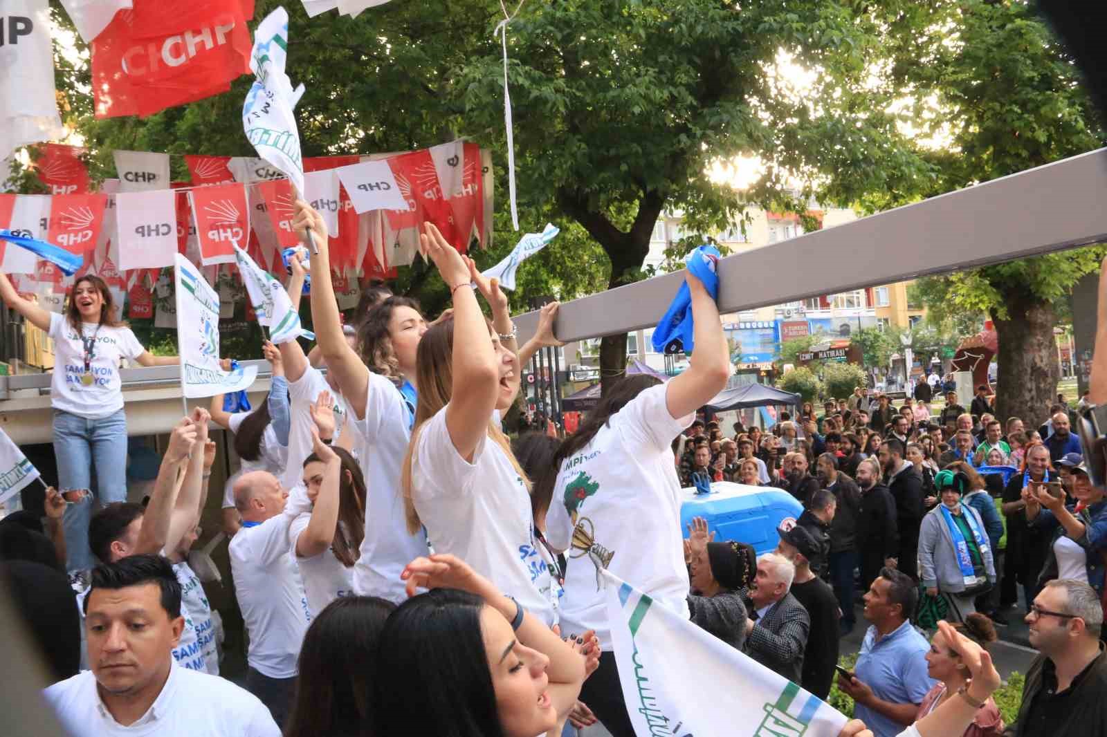 PLAY-OFF ŞAMPİYONU OLARAK TÜRKİYE KADINLAR SÜPER LİGİ’NE YÜKSELEN İZMİT BELEDİYESPOR
