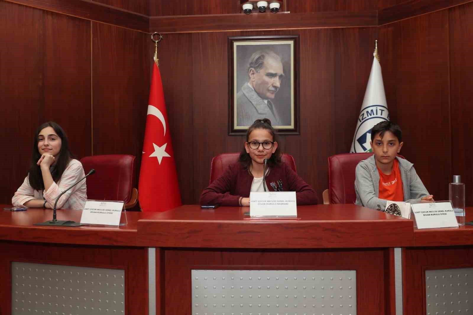 İZMİT’İN GELECEĞİ İÇİN SÖZ SAHİBİ OLMAK İSTEYEN ÇOCUKLARIN YER ALDIĞI