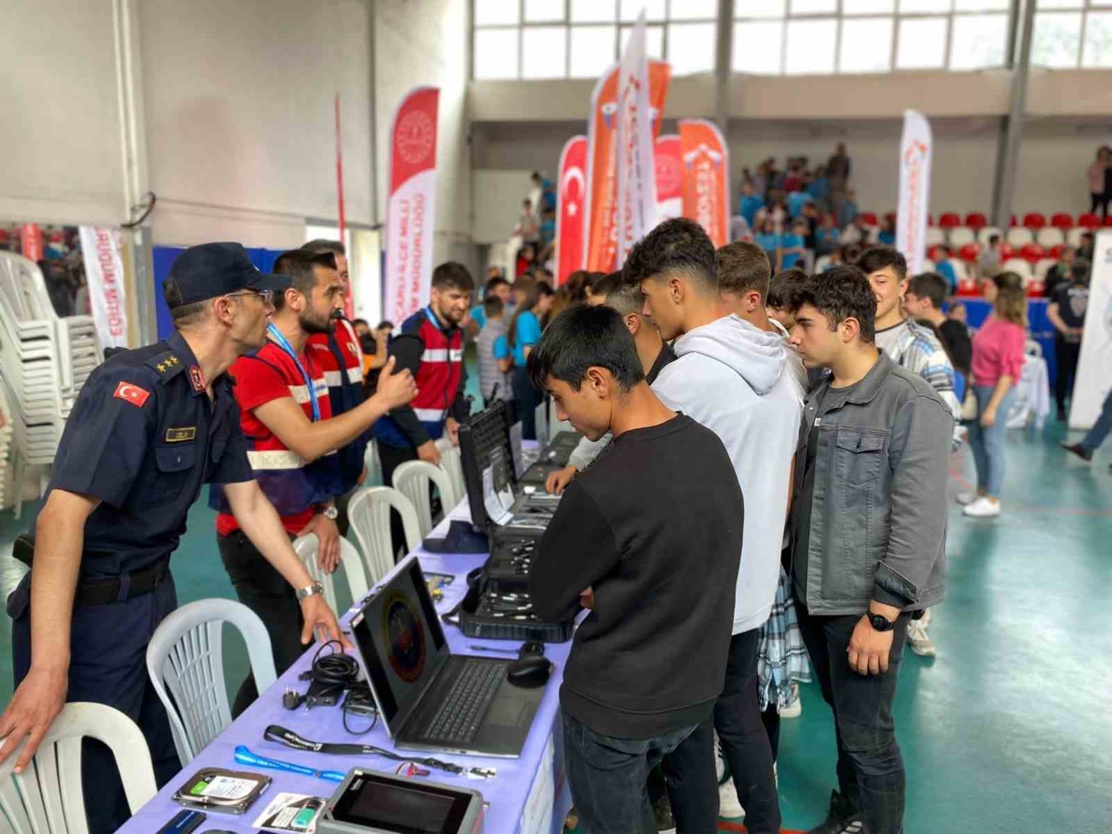 JANDARMA, ROBOFEST KODLAMA FESTİVALİ’NE KATILDI
