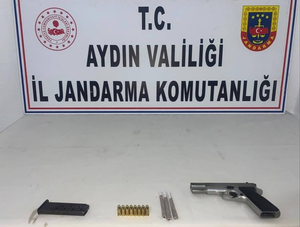 AYDIN (İHA) – AYDIN’IN DİDİM İLÇESİNDE ŞÜPHE ÜZERİNE DURDURULAN OTOMOBİLDE