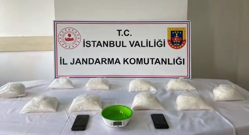 İSTANBUL (İHA) - İSTANBUL İL JANDARMA KOMUTANLIĞI EKİPLERİ; YASADIŞI YOLLARLA