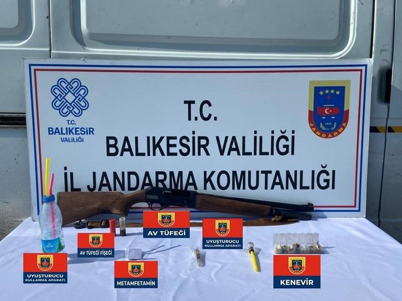 JANDARMADAN 6 ŞAHSA UYUŞTURUCU OPERASYONU