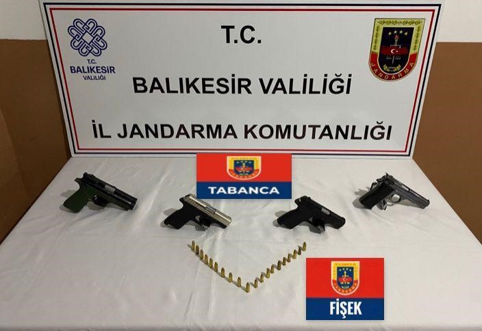 JANDARMA'DAN ERDEK VE EDREMİT İLÇELERİNDE OPERASYON