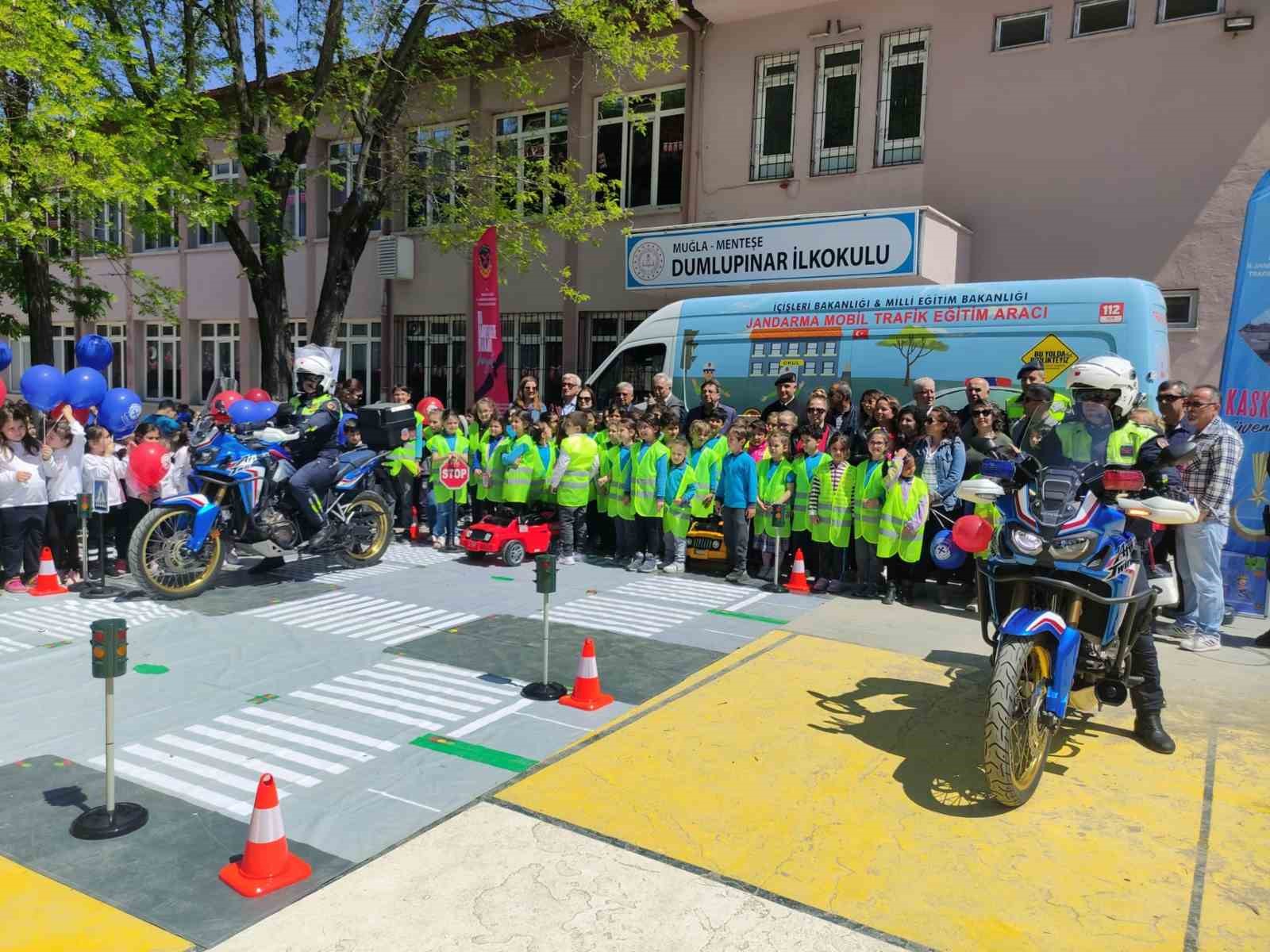 MUĞLA İL JANDARMA KOMUTANLIĞI KARAYOLU TRAFİK GÜVENLİĞİ HAFTASI ETKİNLİKLERİ ÇERÇEVESİNDE