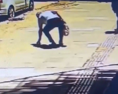 ELAZIĞ'DA BİR KADIN, DÜŞÜRDÜĞÜ CÜZDANINI BAŞKA BİR VATANDAŞ TARAFINDAN ALINDIKTAN