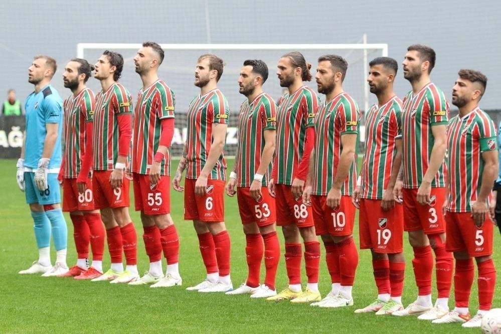 TFF 3. LİG 1. GRUP EKİPLERİNDEN KARŞIYAKA, SEZONA ŞAMPİYONLUK PAROLASIYLA