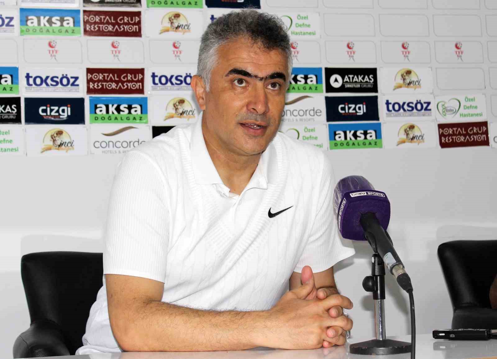 BU SEZON TEKNİK DİREKTÖR KONUSUNDA SIKINTILAR YAŞAYAN KARŞIYAKA, ERMAN GÜRAÇAR’LA