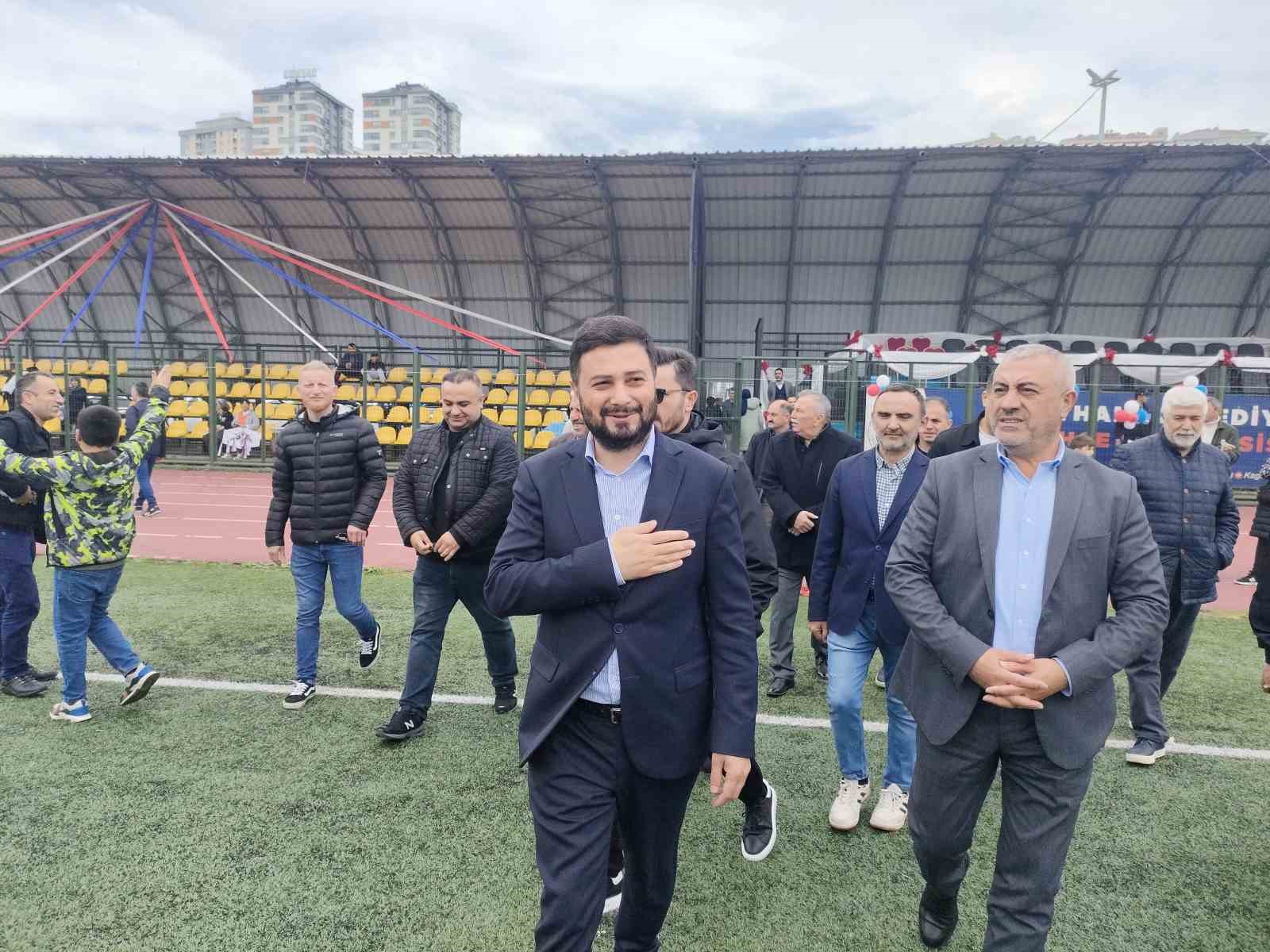 KAĞITHANE’DE DÜZENLENEN UÇURTMA ŞENLİĞİ RENKLİ GÖRÜNTÜLER OLUŞTURDU