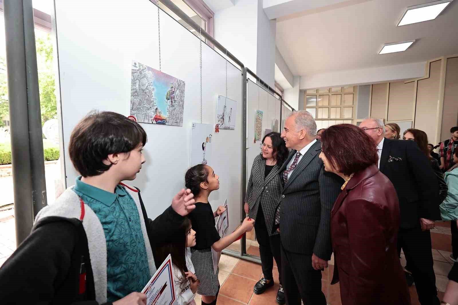 33 ÜLKEDEN, 348 SANATÇININ 682 ESERİYLE KATILDIĞI DENİZLİ BÜYÜKŞEHİR BELEDİYESİ