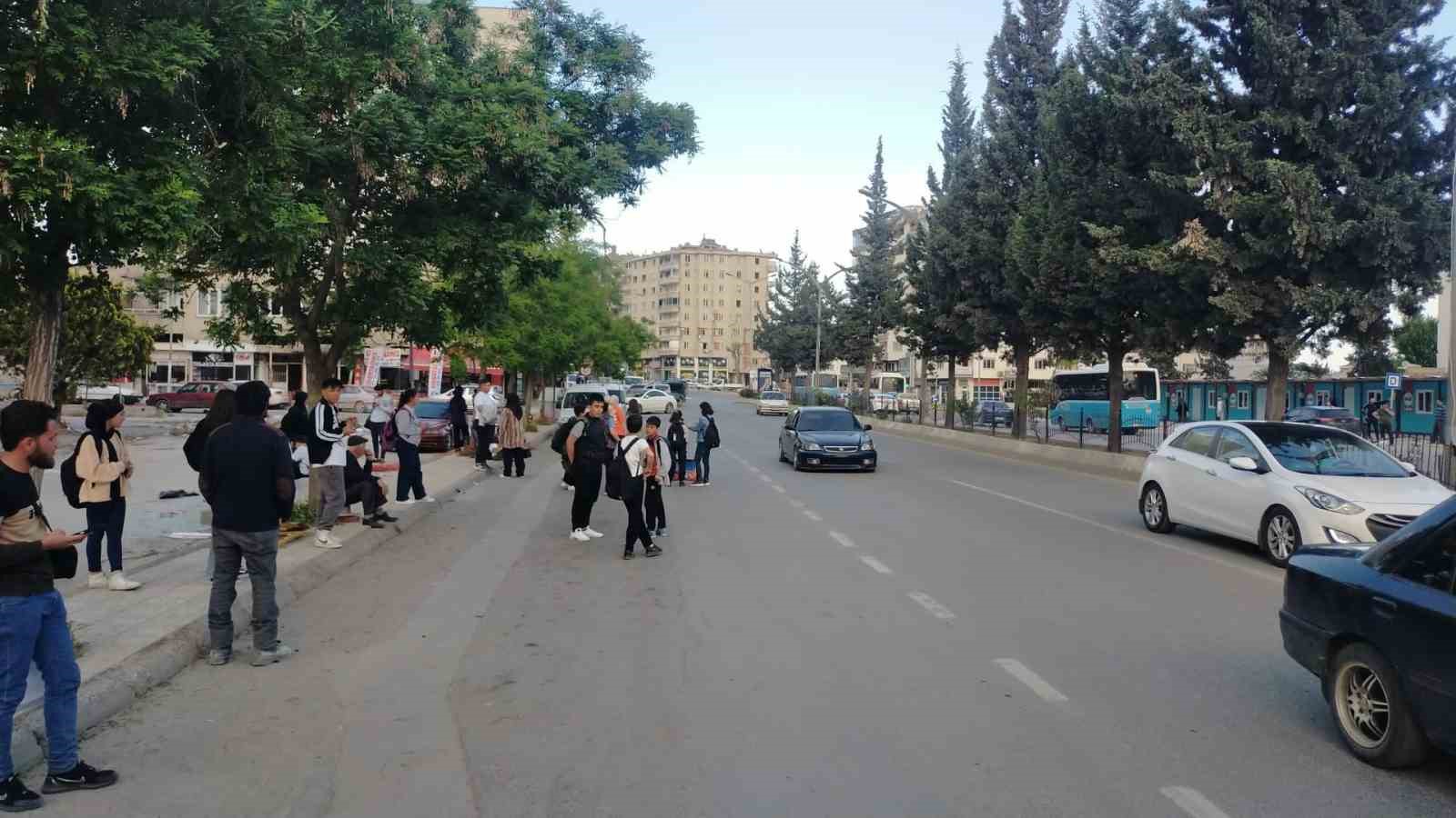 KAHRAMANMARAŞ'TA 4.6 BÜYÜKLÜĞÜNDE DEPREM MEYDANA GELDİ.