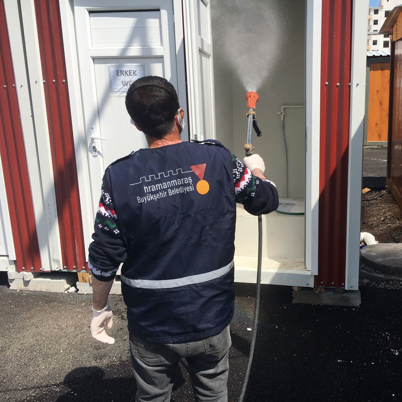 KAHRAMANMARAŞ’TA GEÇİCİ BARINMA MERKEZLERİ BAŞTA OLMAK ÜZERE ORTAK KULLANIM ALANLARINDA