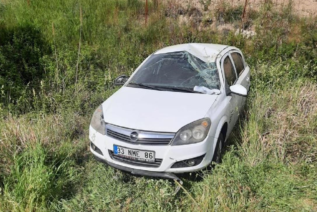 KAHTA'DA OTOMOBİL ŞARAMPOLE YUVARLANDI: 4 YARALI