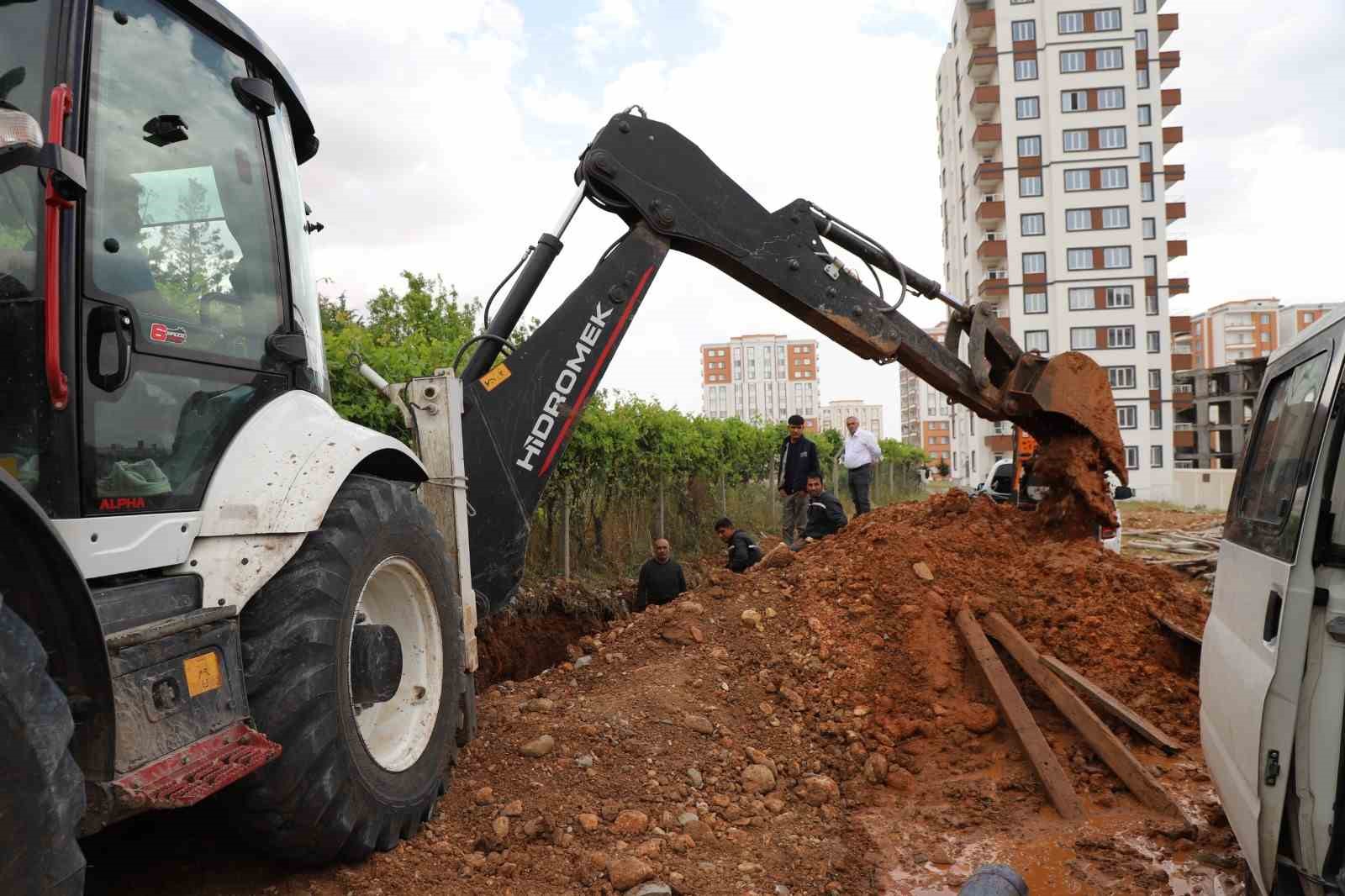 KAHTA’DAKİ 3 MAHALLENİN İÇME SUYU SORUNU ÇÖZÜLDÜ