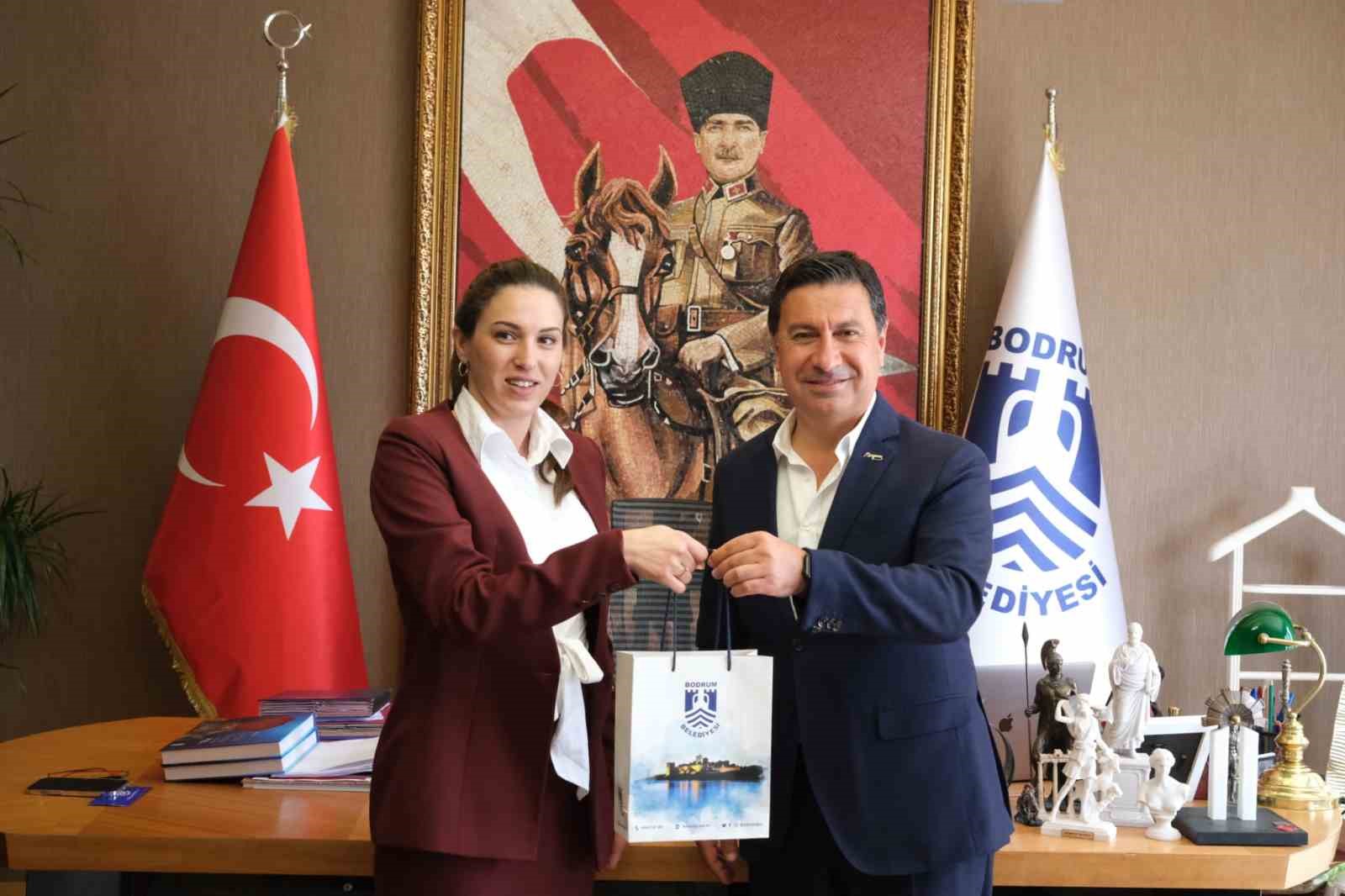 MONTENEGRO (KARADAĞ) HEYETİ, BODRUM BELEDİYE BAŞKANI AHMET ARAS İLE GÖRÜŞEREK