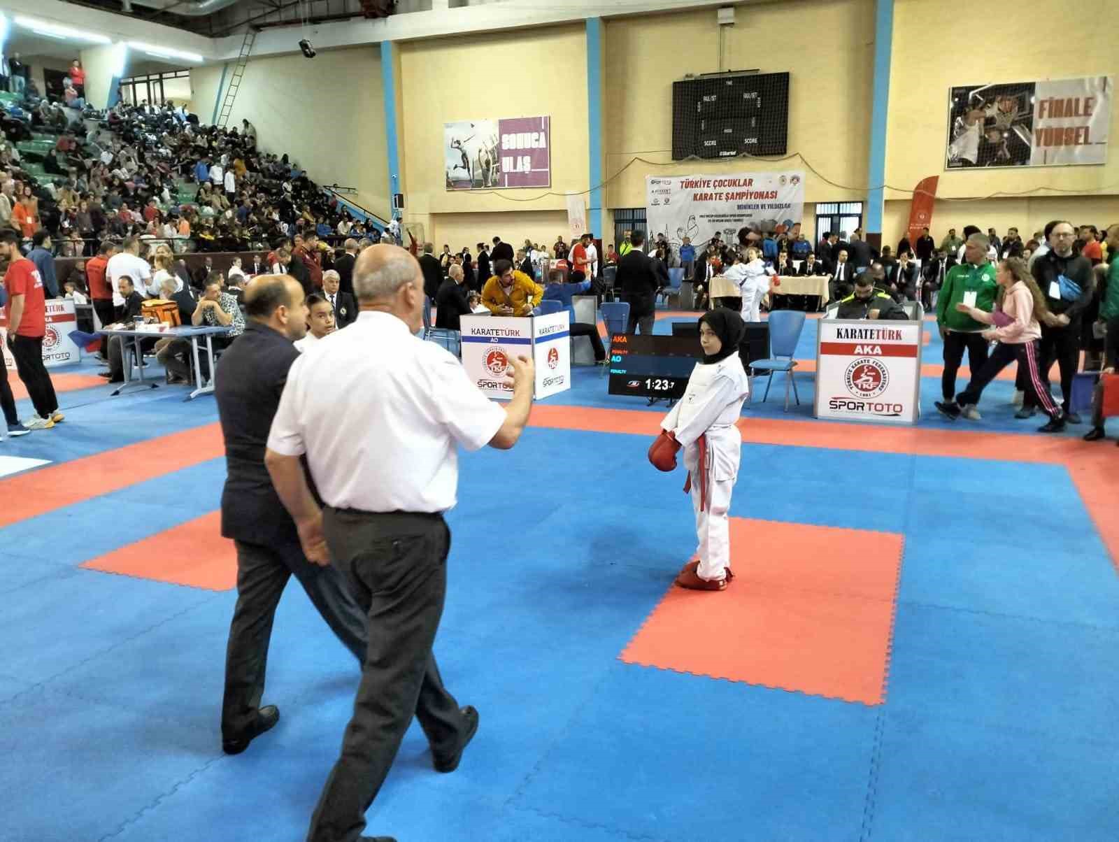 TÜRKİYE KARATE FEDERASYONU TARAFINDAN DENİZLİ’DE DÜZENLENEN MİNİKLER TÜRKİYE KARATE ŞAMPİYONASI’NA,