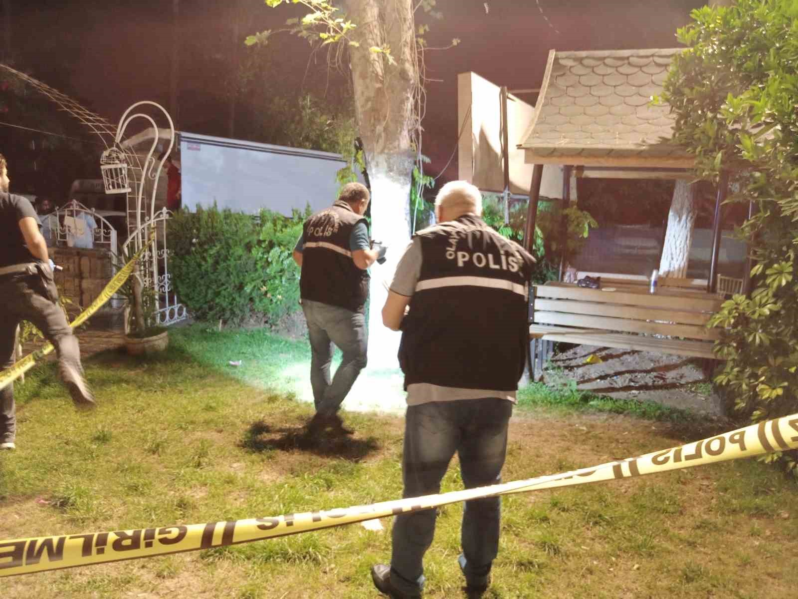 ADANA'DA DÜĞÜNDE GELİNİN AĞABEYİ UĞRADIĞI SİLAHLI SALDIRI SONUCU AĞIR YARALANDI.