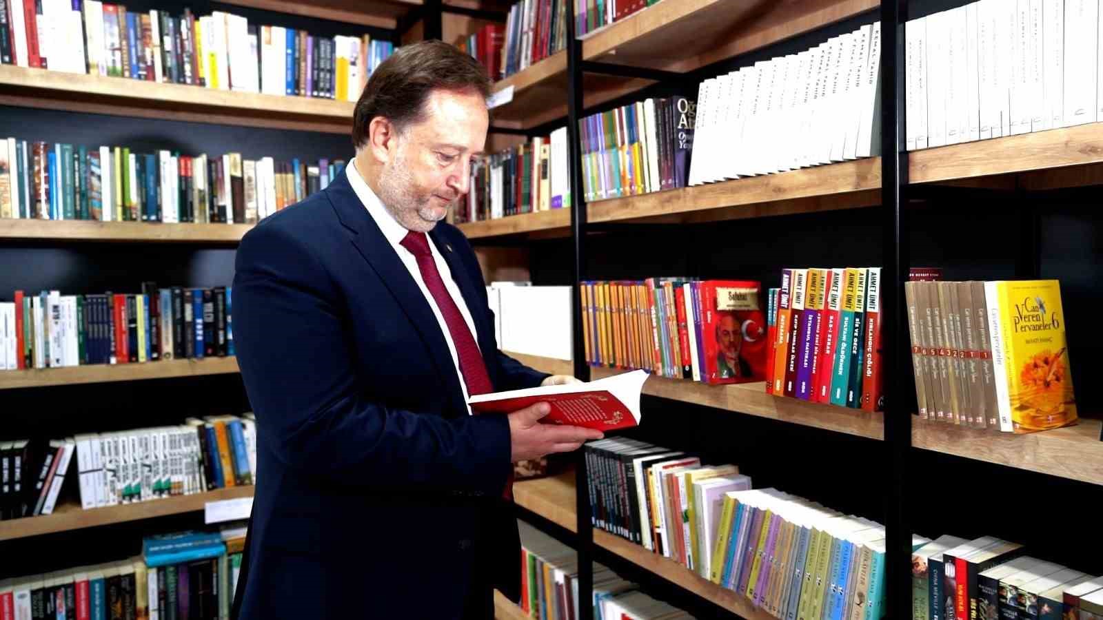 KARESİ MİLLET KIRAATHANESİ, GENÇLERİN GÖZDESİ OLDU.