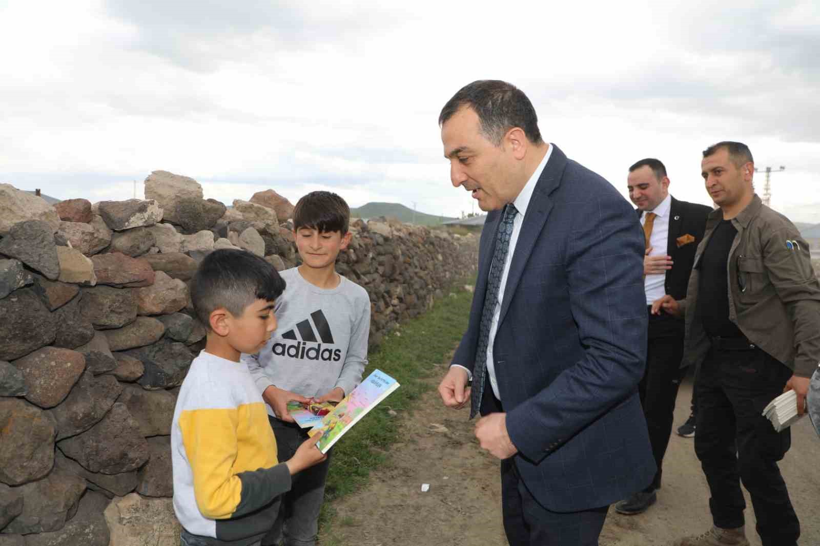 KARS VALİSİ ÖKSÜZ, DİGOR’DA BİR TAKIM ZİYARETLERDE BULUNDU(KARS-İHA)