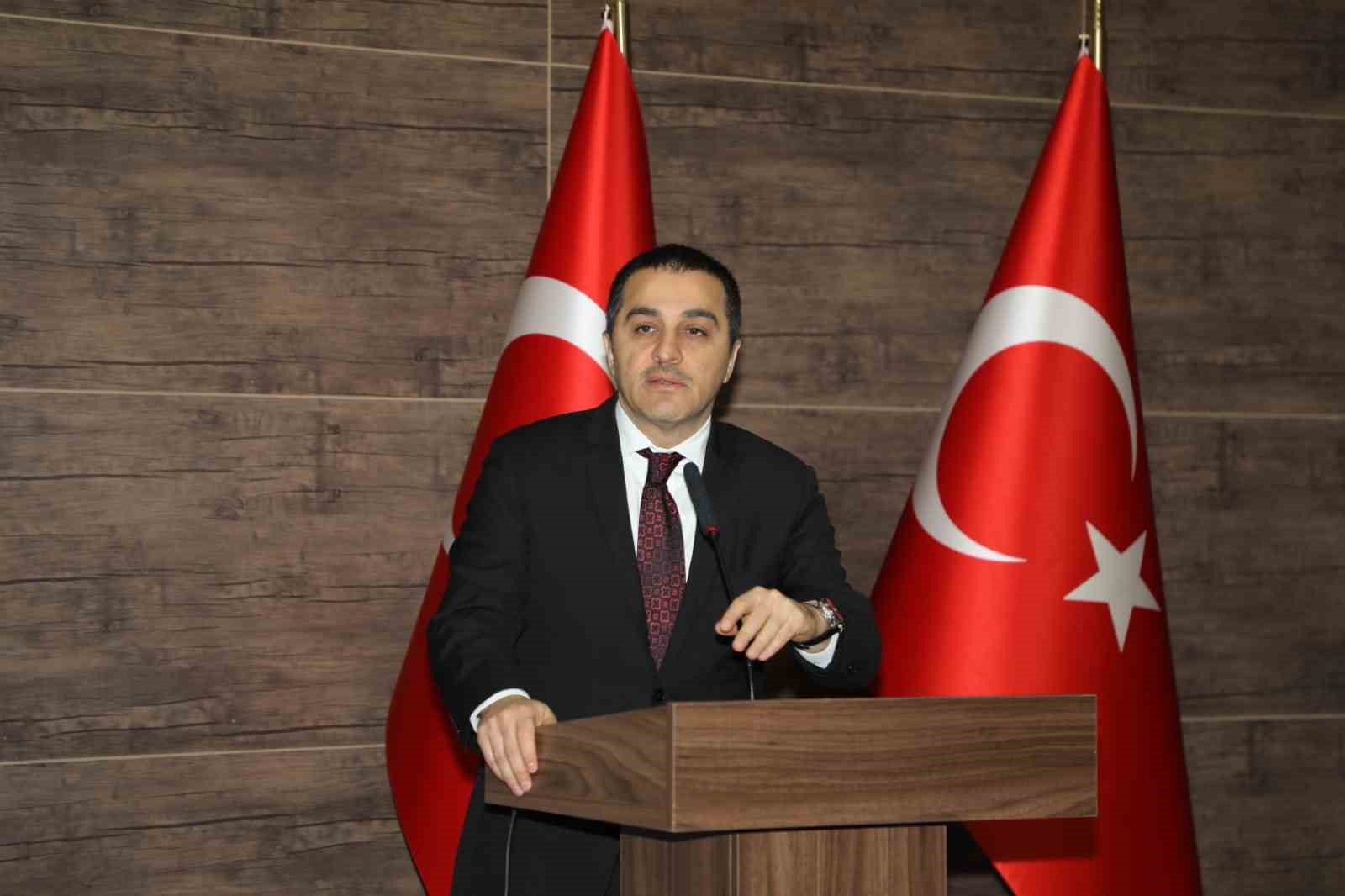 KARS VALİSİ TÜRKER ÖKSÜZ, “HEDEFİMİZ YILDA 1 MİLYON TURİST AĞIRLAMAK”(KARS-İHA)