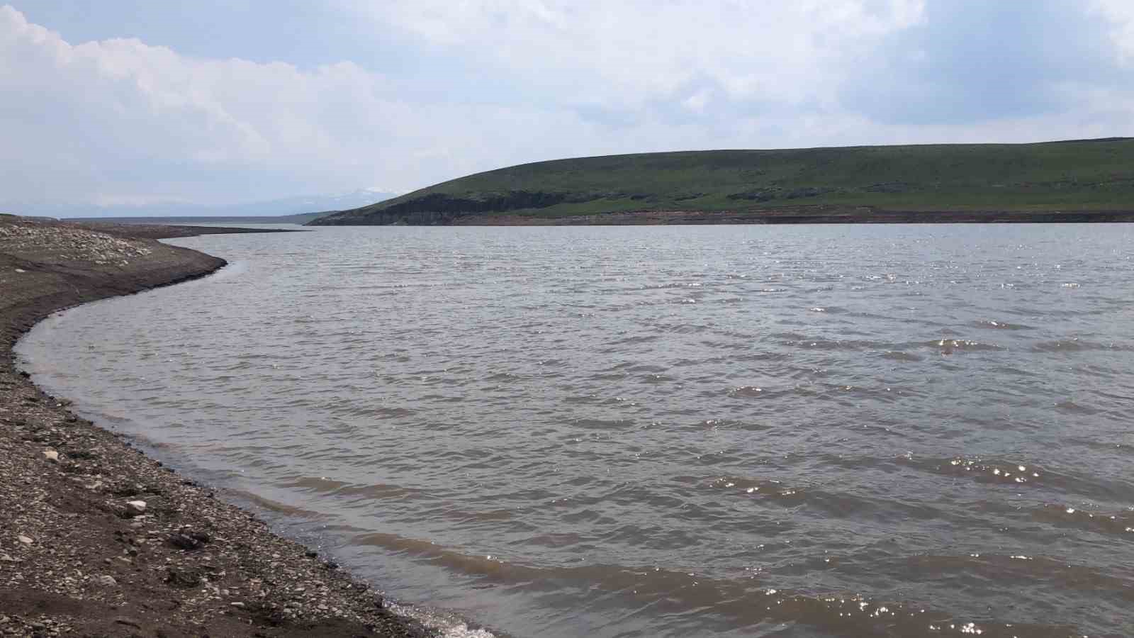 KARS’TA BARAJ VE GÖLLERE GİRMEK YASAKLANDI(KARS-İHA)