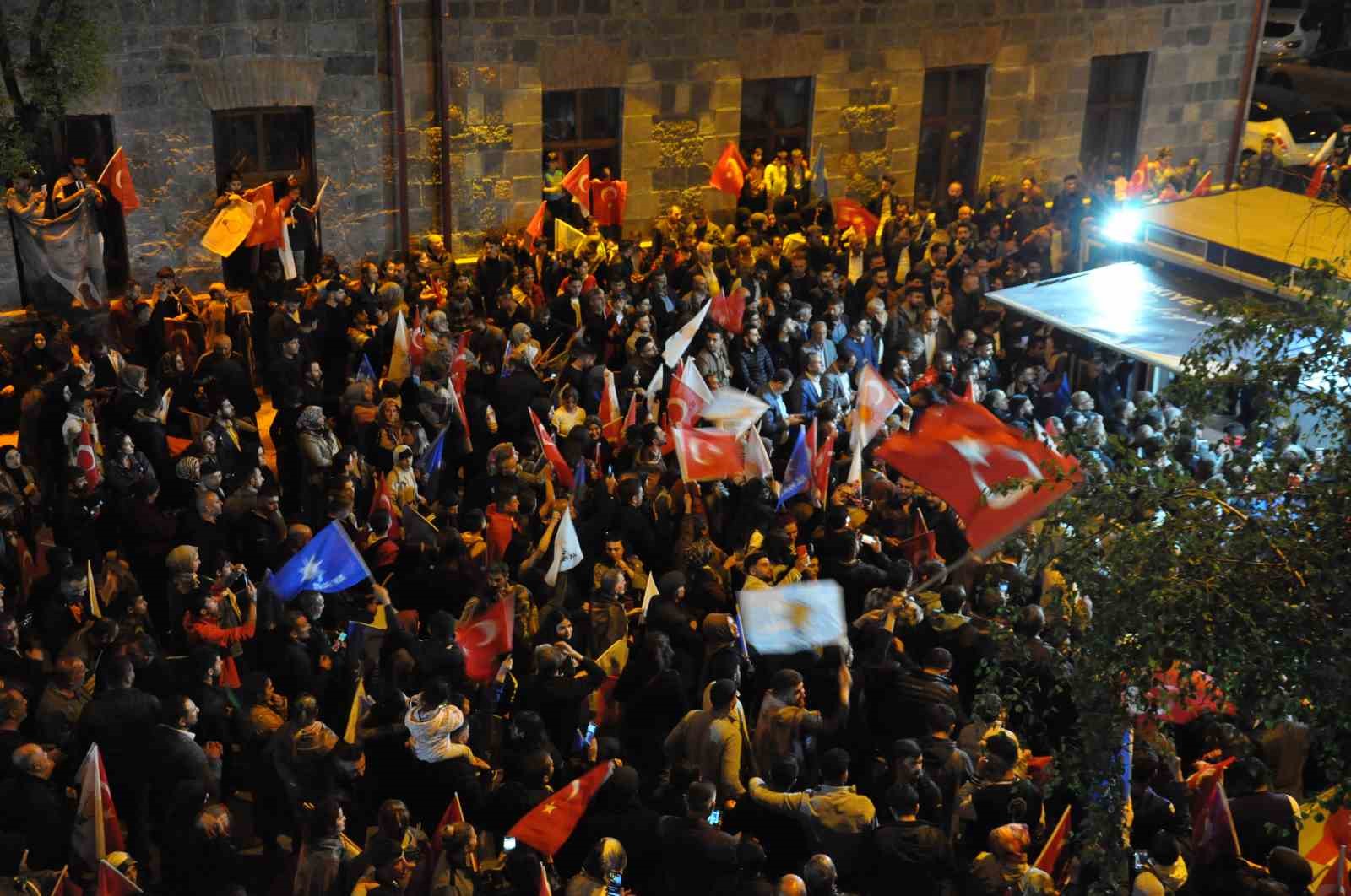 KARS’TA ERDOĞAN SEVİNCİ(KARS-İHA)