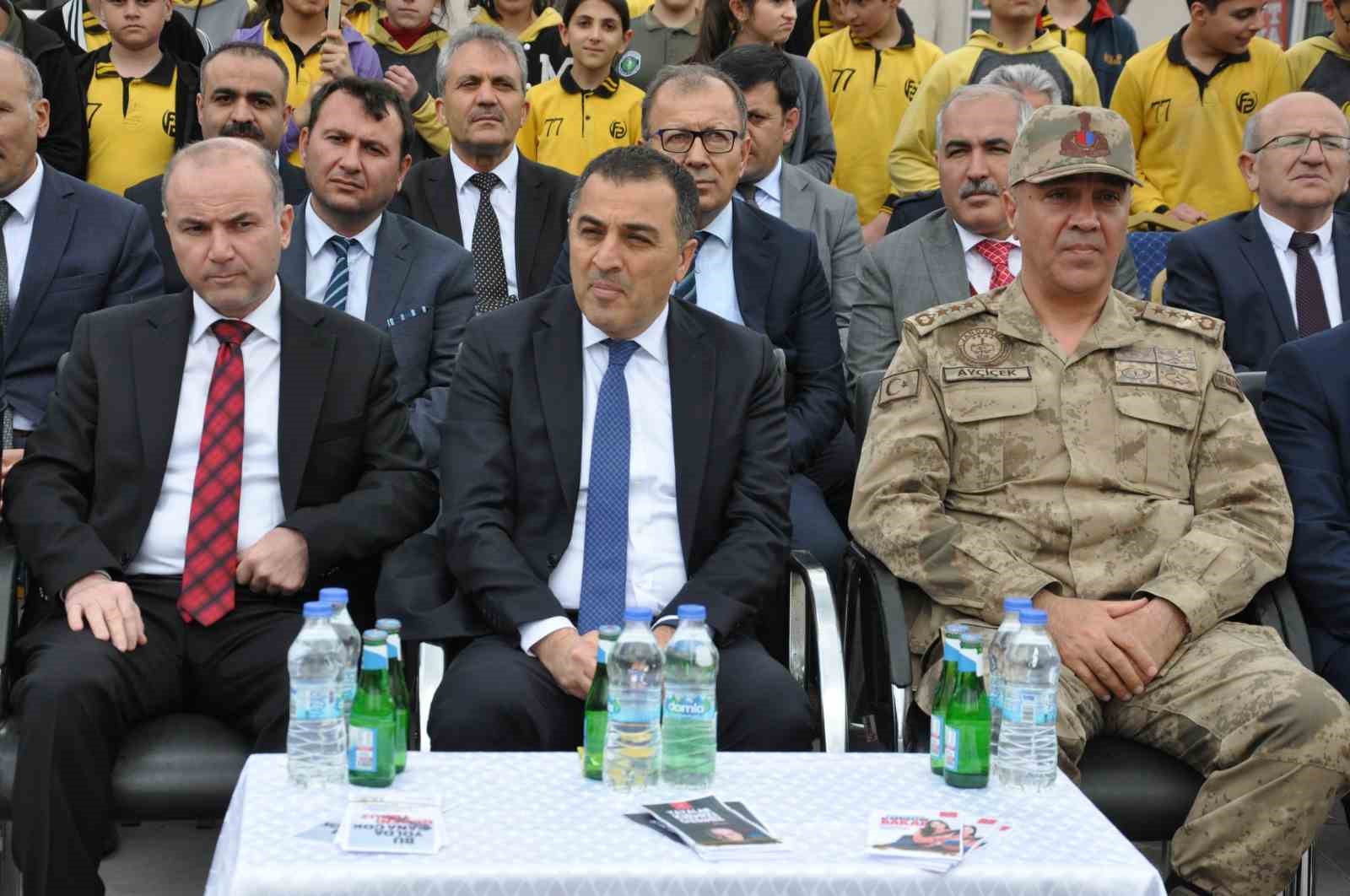 KARS’TA KARAYOLU GÜVENLİĞİ VE TRAFİK HAFTASI KUTLANDI(KARS-İHA)