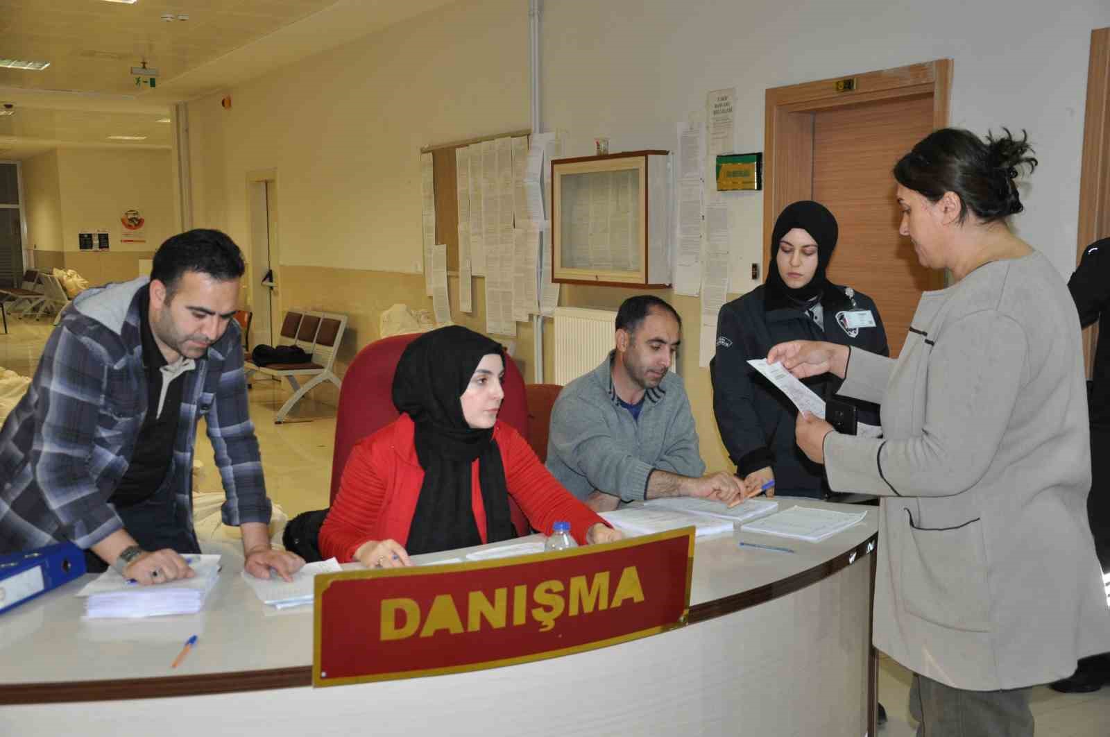 KARS’TA SANDIK BAŞKANLARI TORBALARINI ADLİYEDEN ALDI(KARS-İHA)