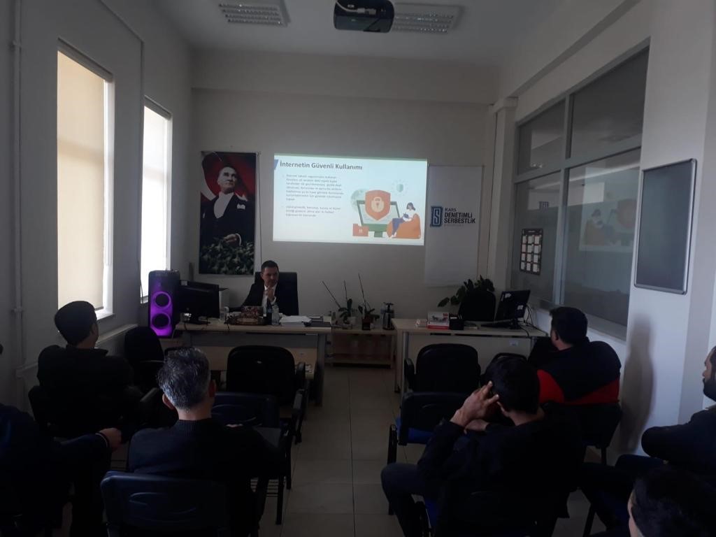 KARS’TA YÜKÜMLÜLERE SEMİNER VERİLDİ(KARS-İHA)