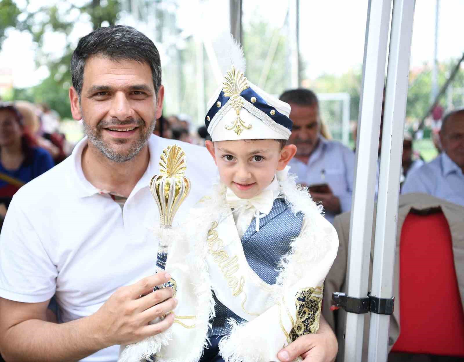 KARTEPE BELEDİYESİ TARAFINDAN HER YIL DÜZENLENEN GELENEKSEL SÜNNET ŞÖLENİ 24