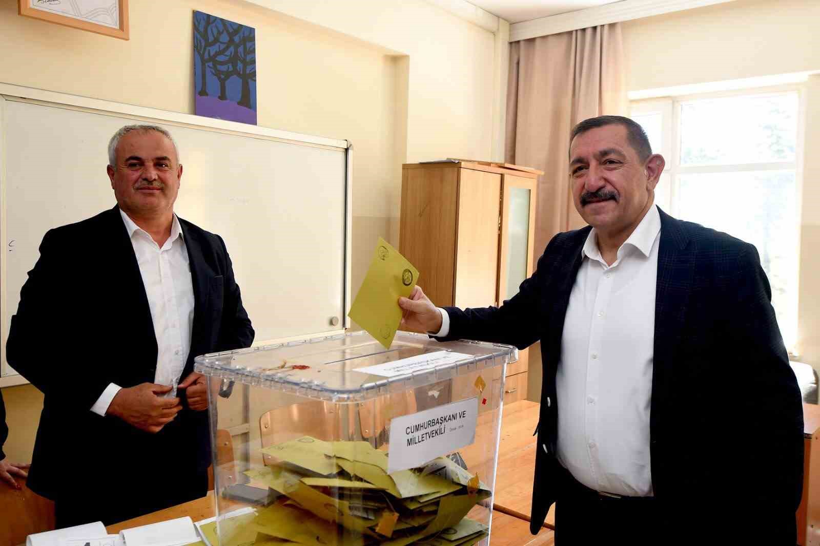 KASTAMONU BELEDİYE BAŞKANI OP. DR. R. GALİP VİDİNLİOĞLU, CUMHURBAŞKANLIĞI VE