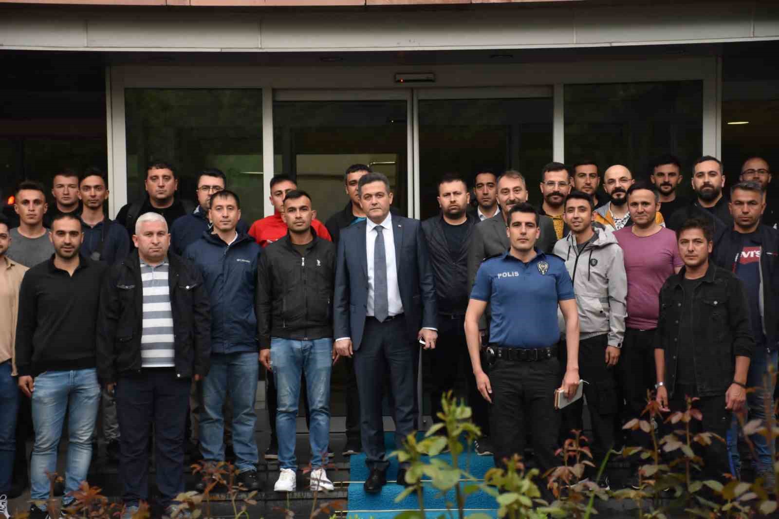 KASTAMONU’DA DEPREM BÖLGESİNDE GÖREV YAPACAK KASTAMONU İL EMNİYET MÜDÜRLÜĞÜ’NÜN 64