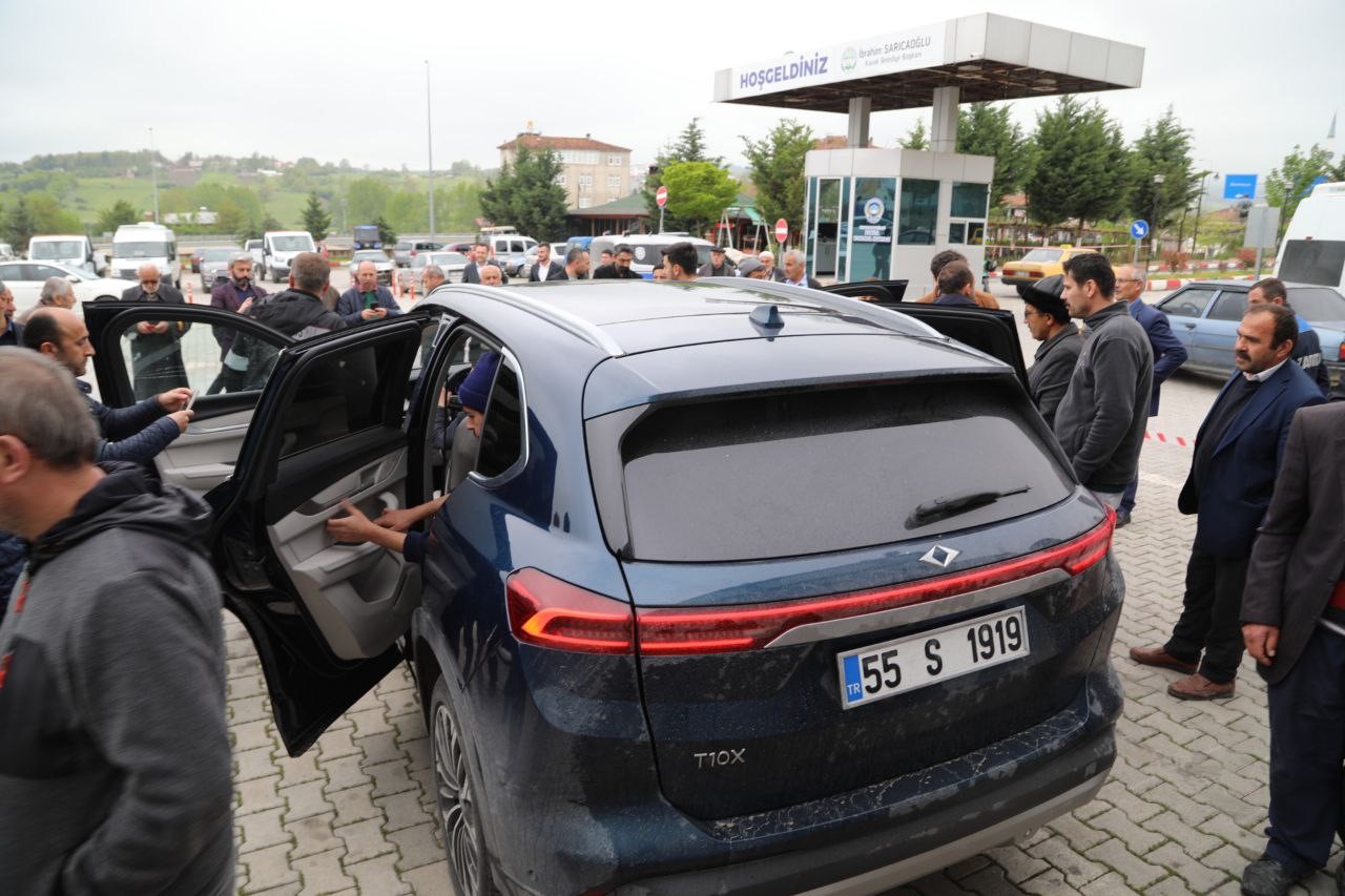 TÜRKİYE’NİN YERLİ OTOMOBİLİ TOGG, SAMSUN'UN KAVAK İLÇESİNDE GÖRÜCÜYE ÇIKTI.