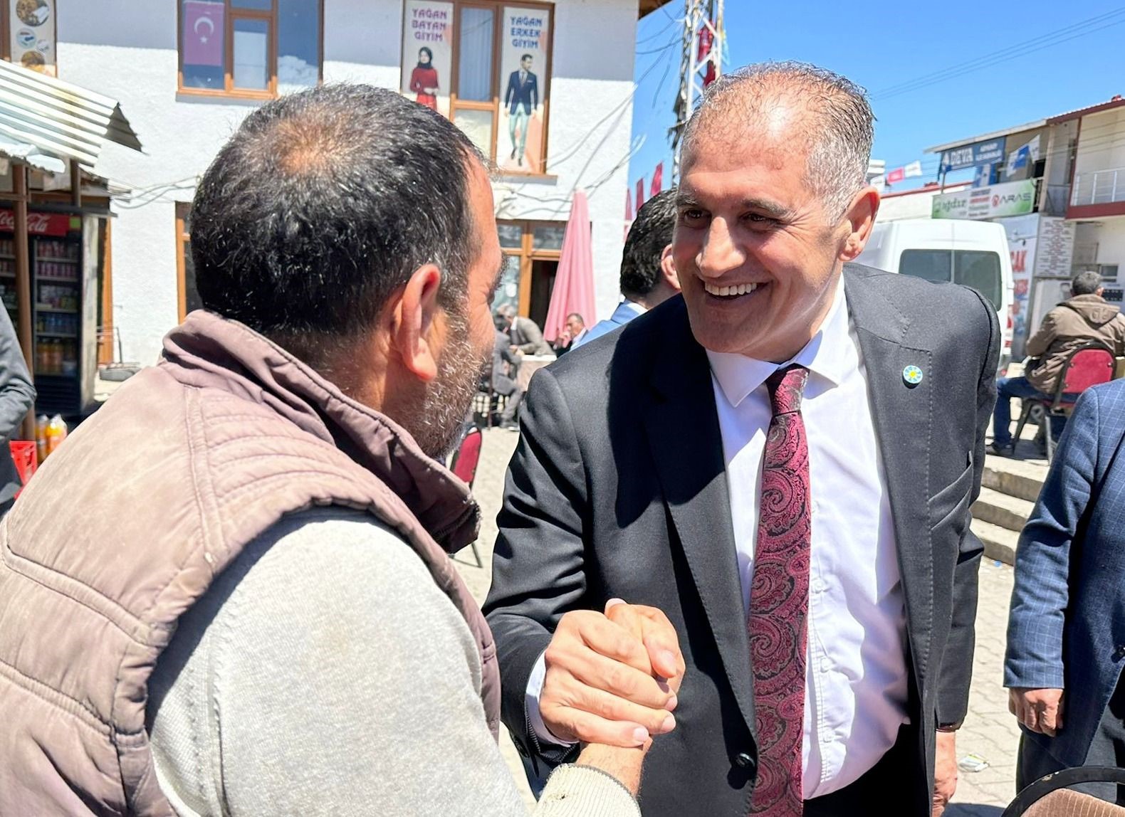 SEÇİME 10 GÜN KALA ÇALIŞMALARINI VE GEZİLERİNİ SIKLAŞTIRAN, SIKILMADIK EL,