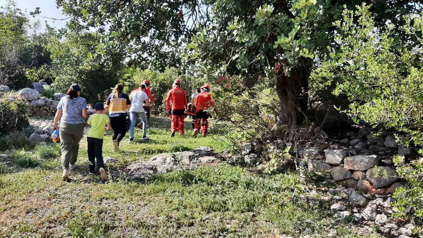 MERSİN'DE KAYALIKLARDA YARALANAN RUS UYRUKLU BİR TURİST İLE DAĞLIK ALANDA