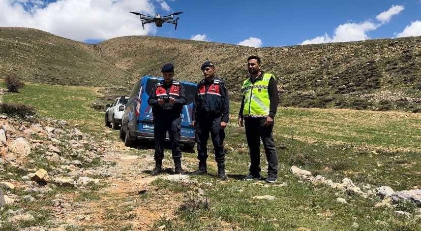 MALATYA’NIN YEŞİLYURT İLÇESİNDE ARAZİDE KAYBOLAN 140 KÜÇÜKBAŞ HAYVAN, JANDARMA EKİPLERİNİN