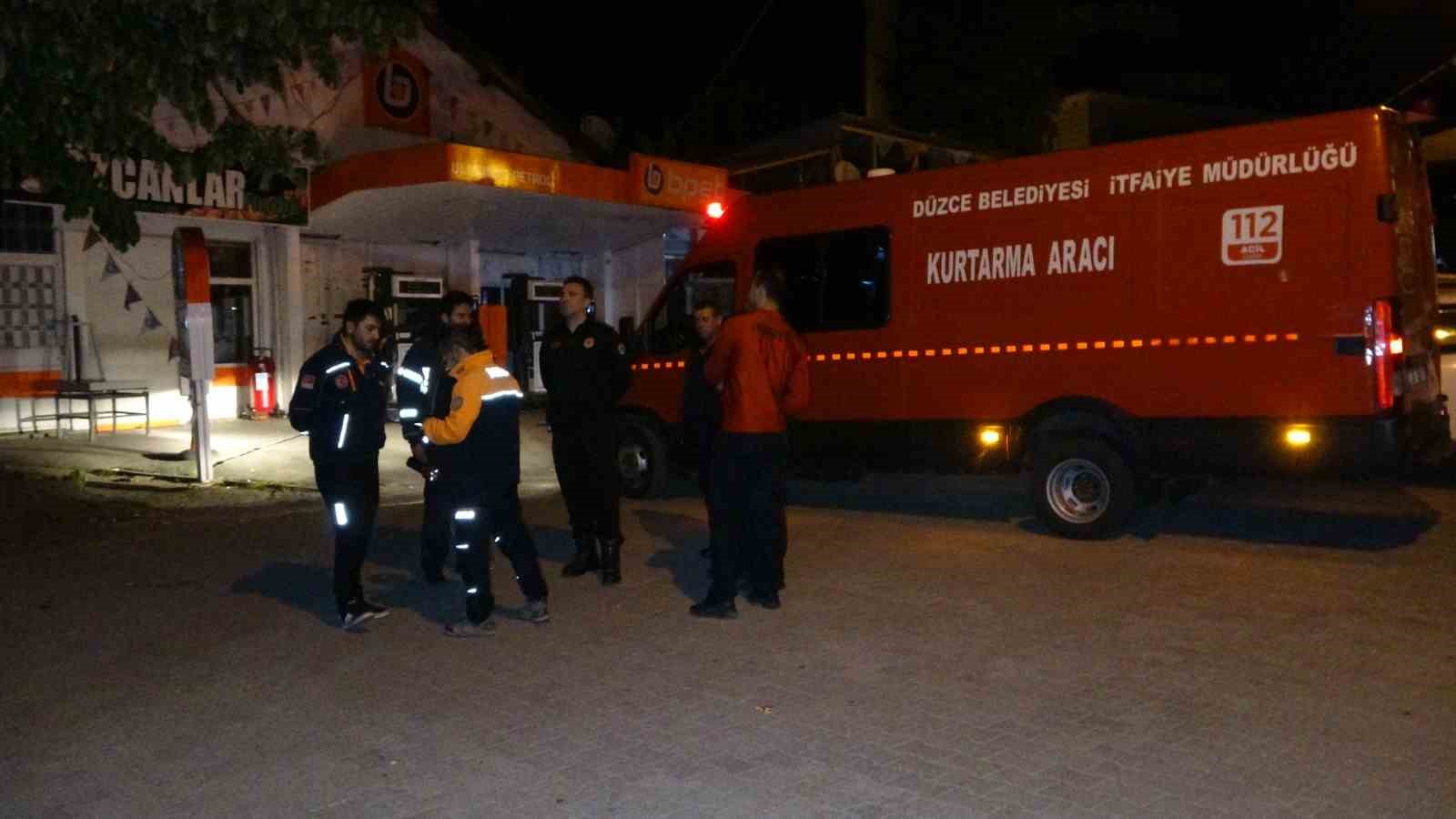 DÜZCE'NİN CUMAYERİ İLÇESİNE TÜRKİYE RAFTİNG ŞAMPİYONASI'NA HAZIRLANMAK İÇİN GELEN 4