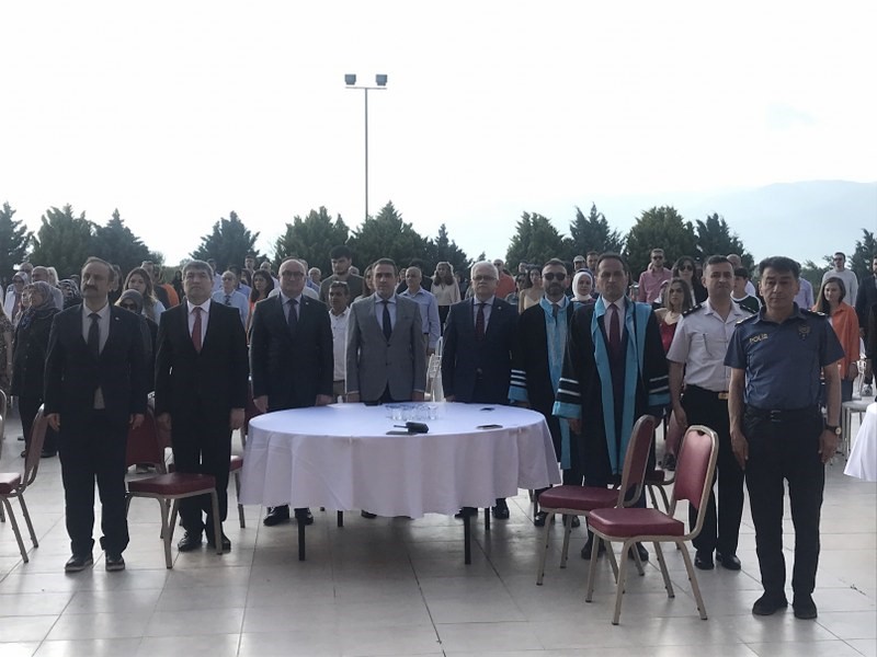 Kaymakam Memiş, Üniversitelilerin mezuniyetine katıldı TÖRENE KATILANLAR