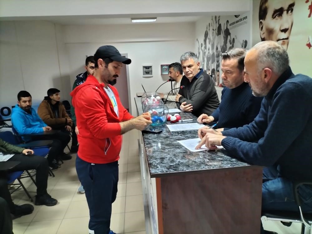 KAYSERİ U-11 VE U-12 FUTBOL LİGLERİ FİKSTÜR ÇEKİMLERİ YARIN GERÇEKLEŞTİRİLECEK
