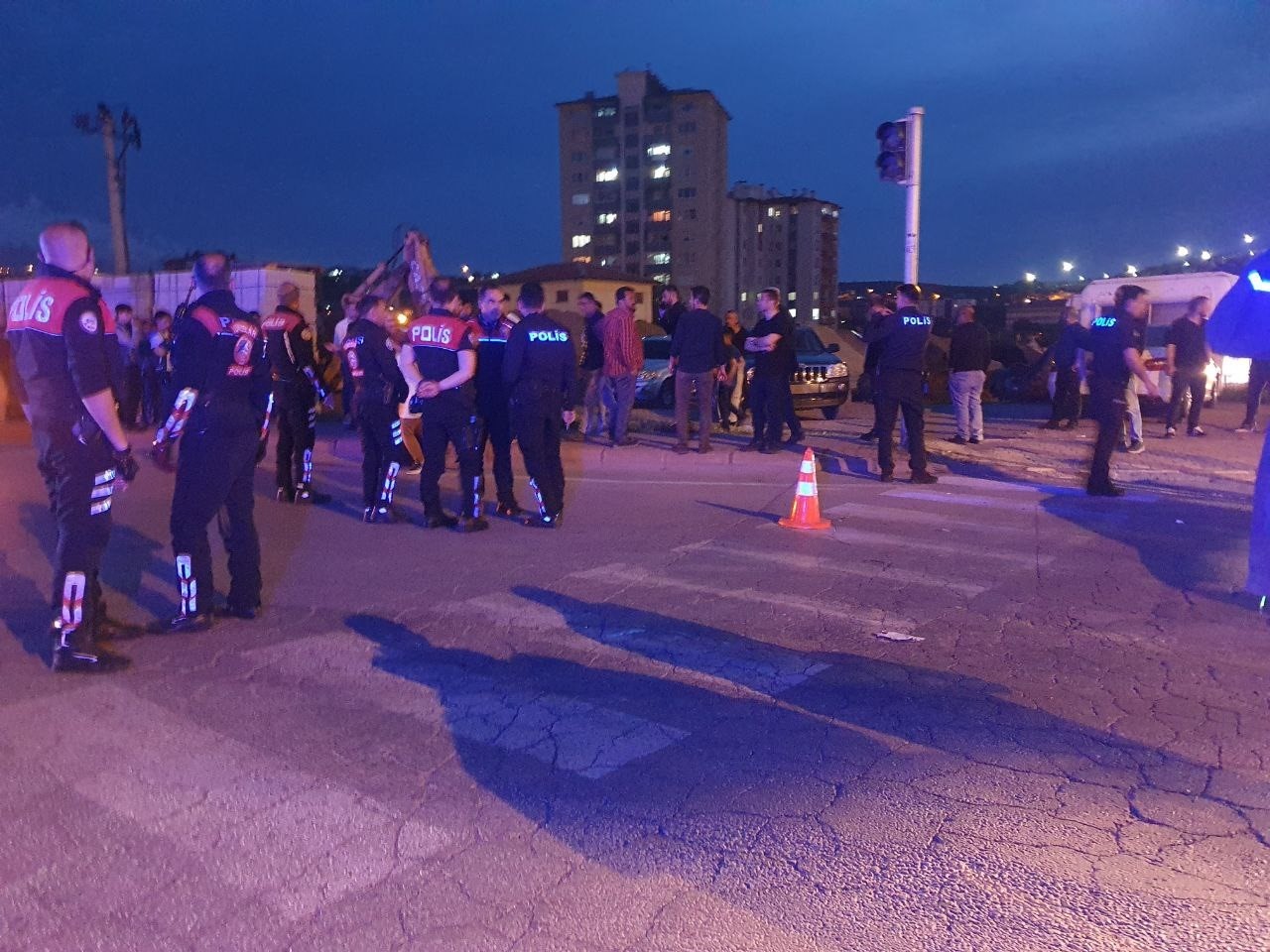KAYSERİ’NİN MELİKGAZİ İLÇESİNDE ÇIKAN SİLAHLI KAVGADA 1 KİŞİ YARALANDI.