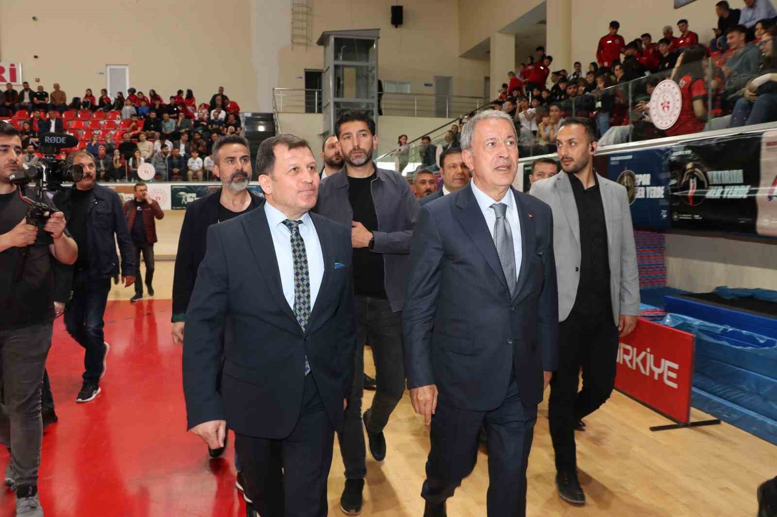 GENÇLİK VE SPOR BAKANLIĞI TARAFINDAN KAYSERİ'DEKİ 243 AMATÖR SPOR KULÜPLERİNE