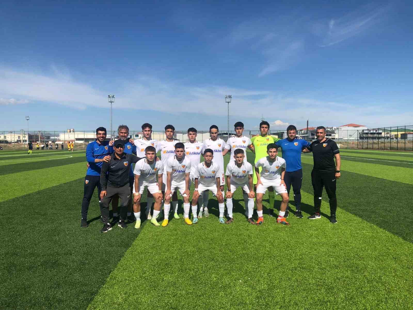 YUKATEL KAYSERİSPOR U16 TAKIMI, GELİŞİM LİGİ'NDE YARI FİNALE YÜKSELDİ.