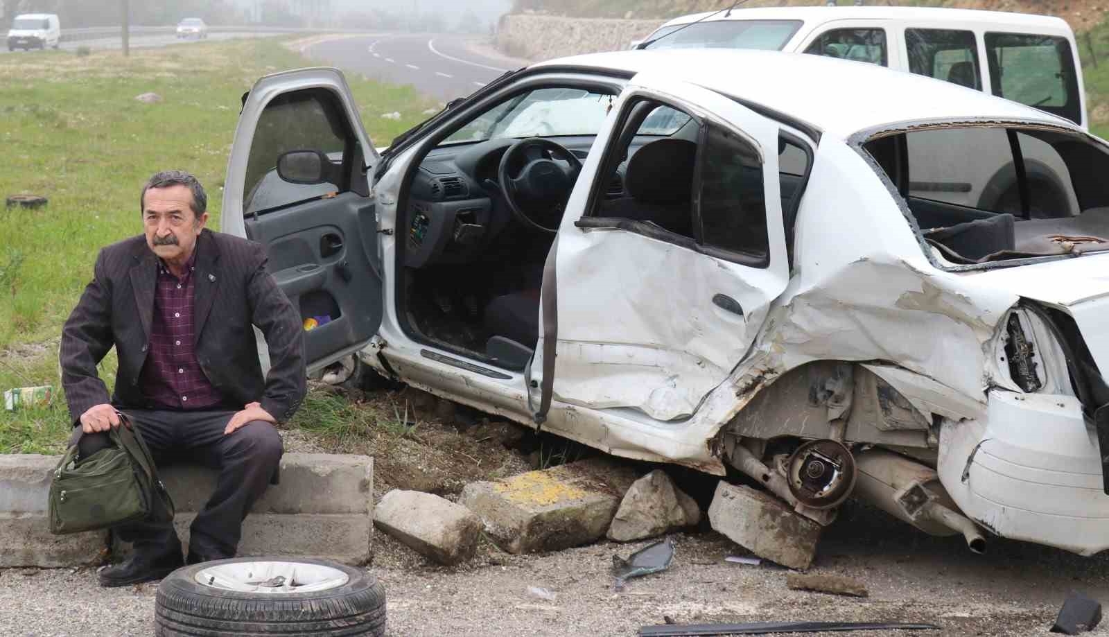 BOLU’DA İKİ ARACIN ÇARPIŞMASI SONUCU 7 KİŞİNİN YARALANDIĞI KAZADA, AĞIR