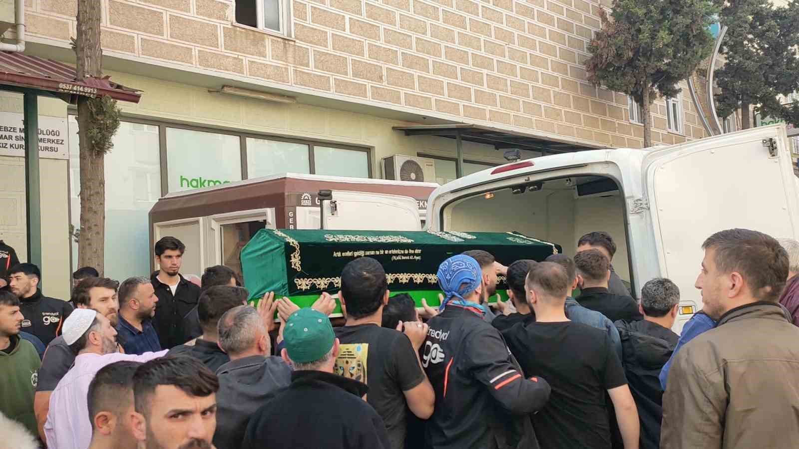KOCAELİ'NİN GEBZE İLÇESİNDE TIRA ARKADAN ÇARPARAK HAYATINI KAYBEDEN 23 YAŞINDAKİ